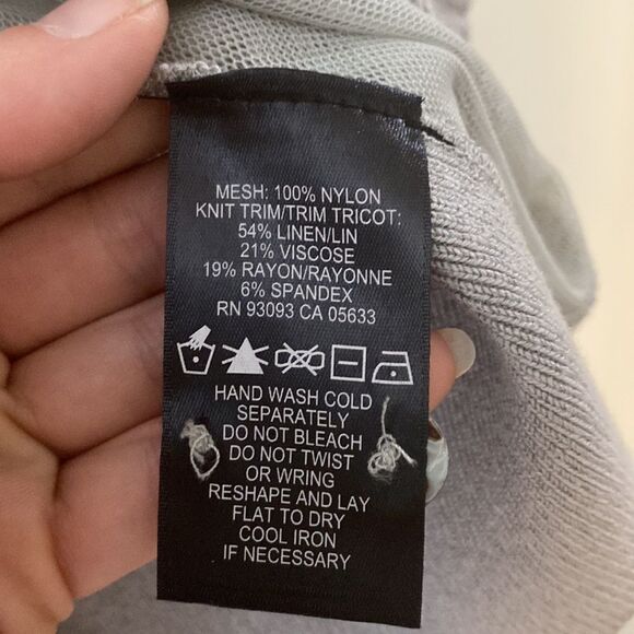 Nic + Zoe, Gray cardigan w/embroidered flowers, Size M, EUC - Picture 4 of 8